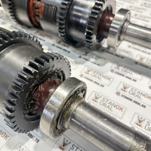 Вал фрикциона в сборе 1 оси кс тс 1м63 (ф40, 6 шлицев) Рязань 1м63.02.110 РСБ