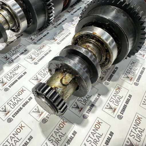 Вал фрикциона в сборе 1 оси кс тс 1м63 (ф40, 6 шлицев) Рязань 1м63.02.110 РСБ