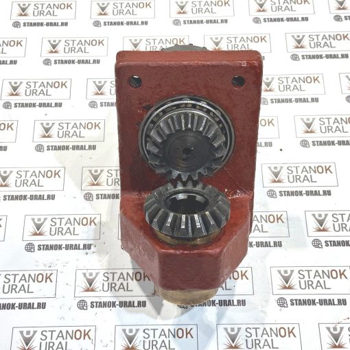 Кронштейн угловой консоли фрезерного станка 6р12, 6м12, 6р82 ,6м82 в сборе (комплект с четырьмя шестернями и подшипниками с втулками)