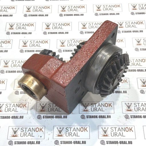 Кронштейн угловой консоли фрезерного станка 6р12, 6м12, 6р82 ,6м82 в сборе (комплект с четырьмя шестернями и подшипниками с втулками)