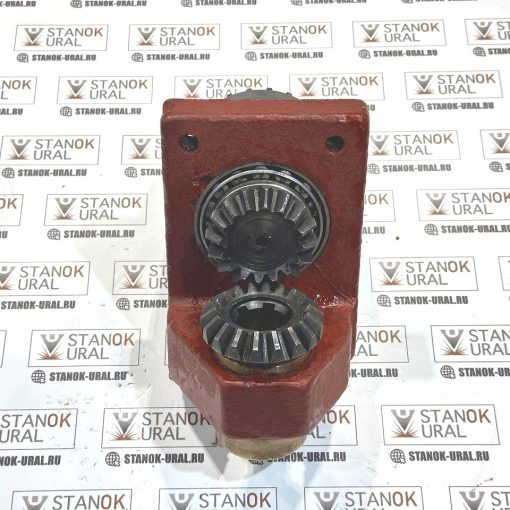 Кронштейн угловой консоли фрезерного станка 6р13, 6м13, вм127 в сборе (комплект с четырьмя шестернями и подшипниками с втулками) (6р13.07.07Р сб)