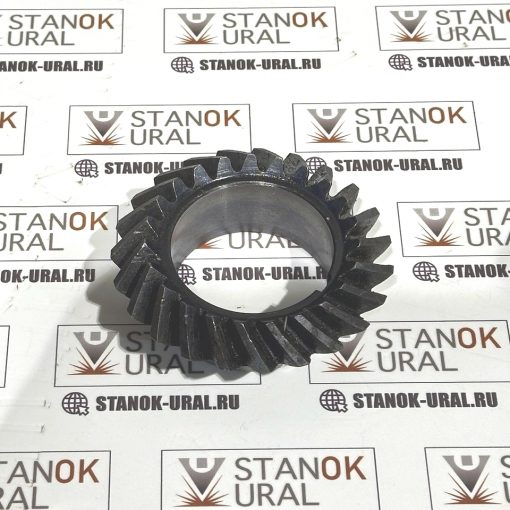 Кронштейн угловой консоли фрезерного станка 6р13, 6м13, вм127 в сборе (комплект с четырьмя шестернями и подшипниками с втулками) (6р13.07.07Р сб)