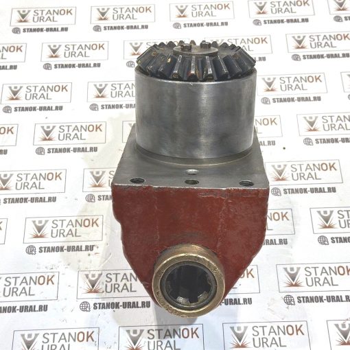 Кронштейн угловой консоли фрезерного станка 6р13, 6м13, вм127 в сборе (комплект с четырьмя шестернями и подшипниками с втулками) (6р13.07.07Р сб)