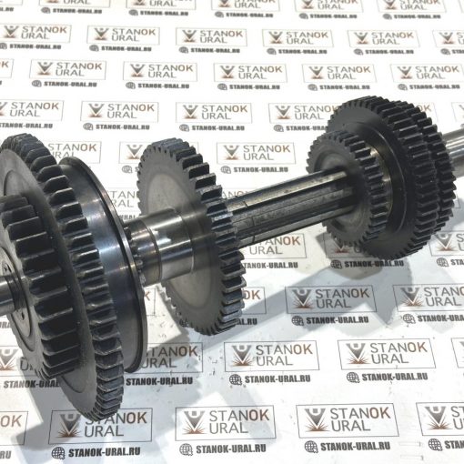 Вал 3 оси коробки скростей токарного станка 16к20 в сборе без подшипников 16к20.020.404сб