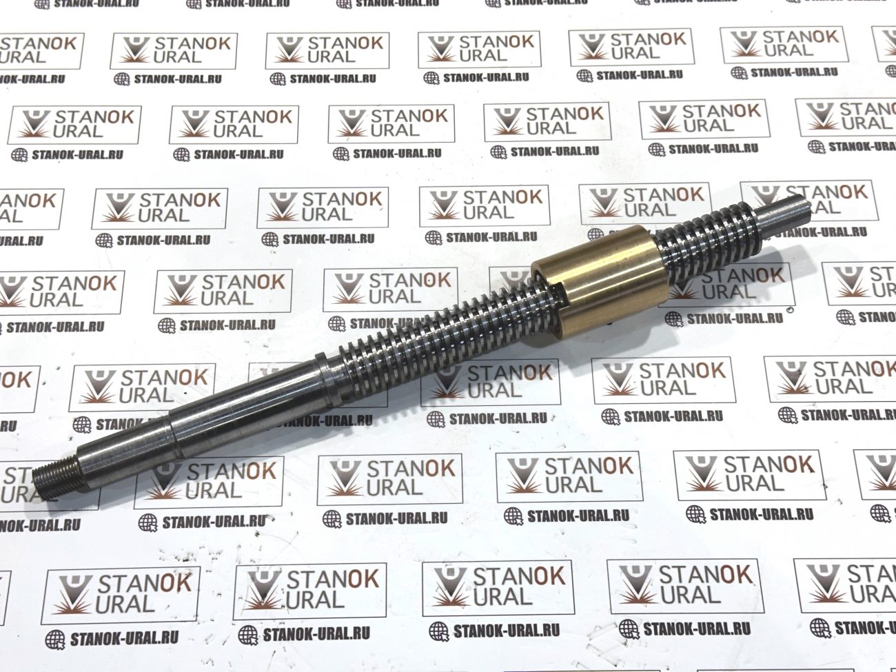 Винтовая пара пиноли задней бабки с гайкой токарного станка 1к62.03.37/16СБ 1к62.03.37/16сб