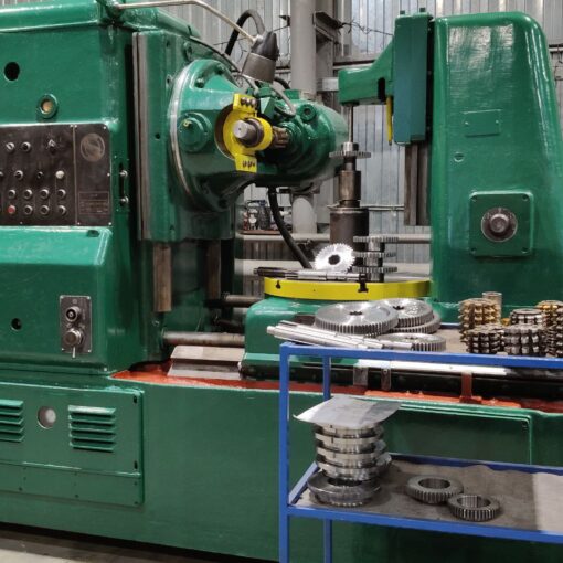 Вертикальный зубофрезерный станок 5К32