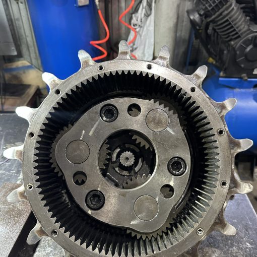 Ремонт бортового редуктора гусеничного хода экскаваторов hitachi