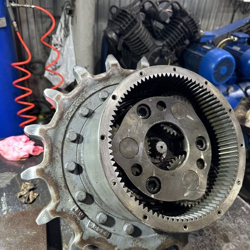 Ремонт бортового редуктора гусеничного хода экскаваторов hitachi