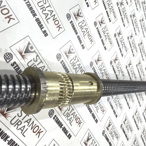 Винтовая пара с гайками поперечной подачи в сборе токарного станка 1м63 (l 1154мм) Рязань (1м63.41.268/04.119/120)