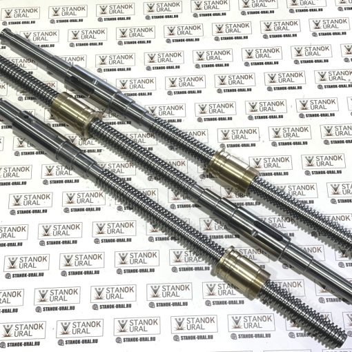 Винтовая пара поперечной подачи стола фрезерного станка 6м13 (l770мм) гайка ОЦС555 (6м83.6.37А / 7.103)