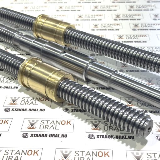 Винтовая пара поперечной подачи стола фрезерного станка 6м13 (l770мм) гайка ОЦС555 (6м83.6.37А / 7.103)