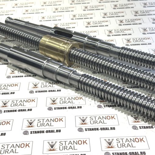 Винтовая пара поперечной подачи стола фрезерного станка 6м13 (l770мм) гайка ОЦС555 (6м83.6.37А / 7.103)