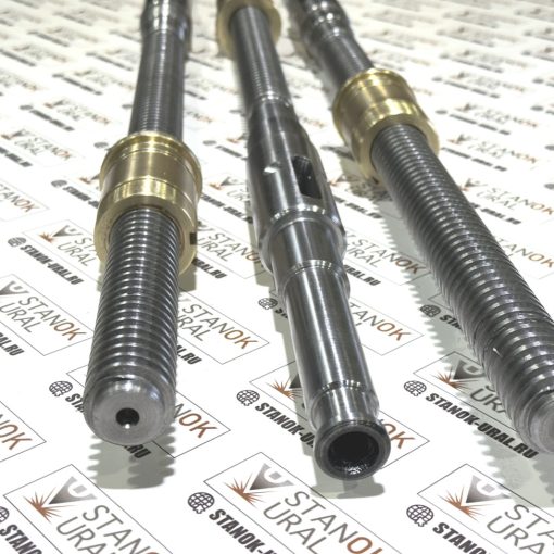 Винтовая пара поперечной подачи стола фрезерного станка 6м13 (l770мм) гайка ОЦС555 (6м83.6.37А / 7.103)