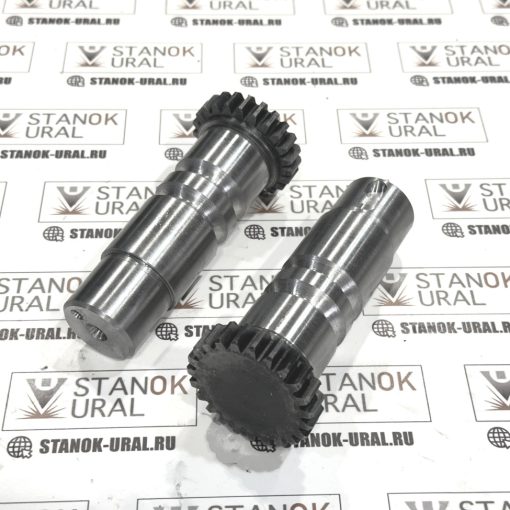 Вал шестерня продольной ручной подачи фартука токарного станка 1м63 (Рязань) 1м63.61.231