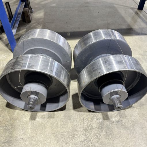 Ремонт катка гусеничного привода самосвала marooka с восстановлением плавающих уплотнений ДОУКОН и полной заменой вала с подшипниками