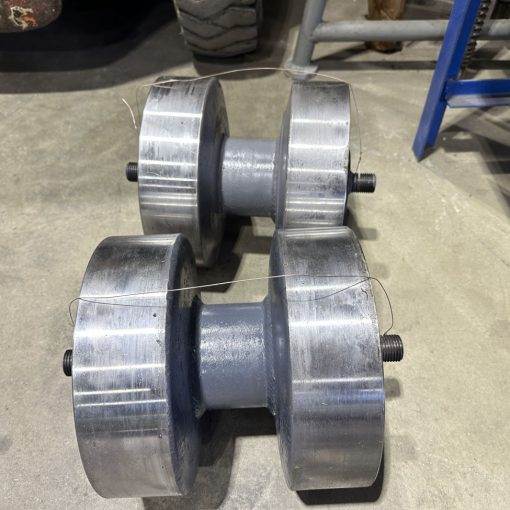 Ремонт катка гусеничного привода самосвала marooka с восстановлением плавающих уплотнений ДОУКОН и полной заменой вала с подшипниками